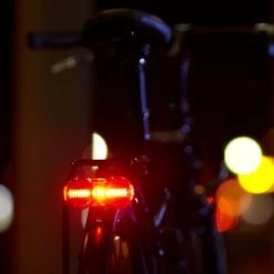 B&M Busch & Müller - Toplight Flat S - Feu Arrière Sur Pile -Vélo Électrique Accessoires bm toplight flat s pile 2 3840x2160